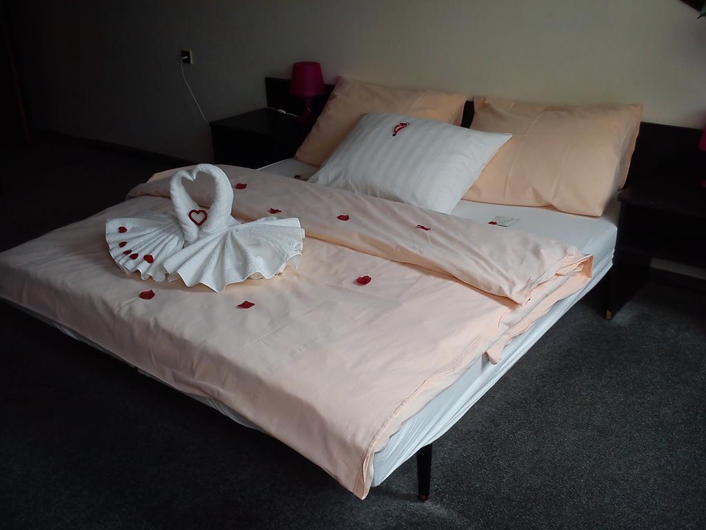 Hotel Pyramida Brno Ngoại thất bức ảnh