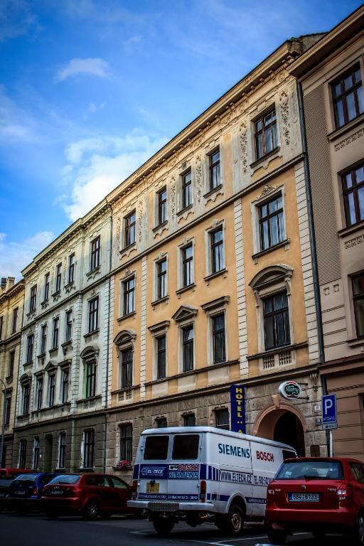 Hotel Pyramida Brno Ngoại thất bức ảnh