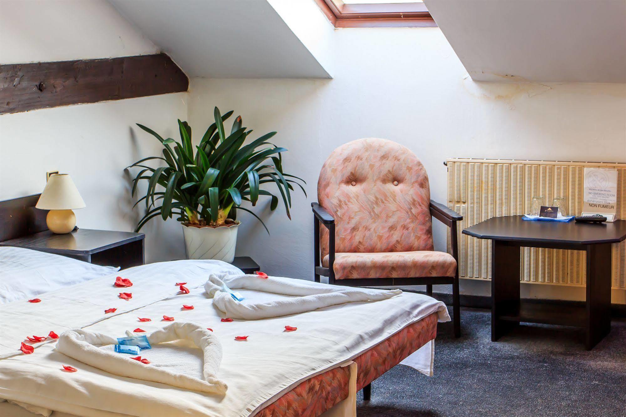 Hotel Pyramida Brno Ngoại thất bức ảnh