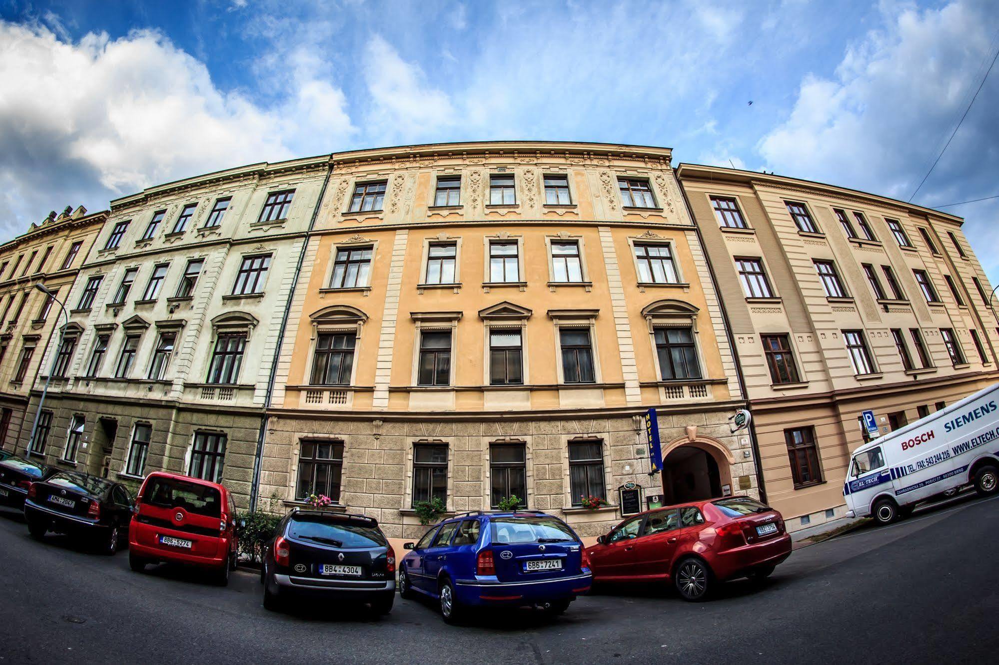 Hotel Pyramida Brno Ngoại thất bức ảnh